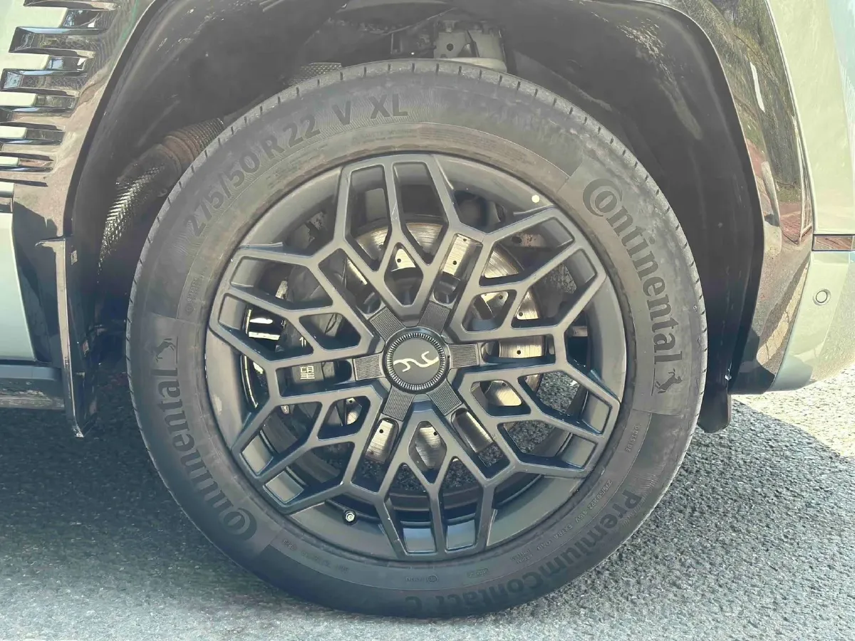 2023 YangWang U8 2.0T 272HP L4 REEV 49.05KWH,autocango,china used car exporter,china ev exporter,chinese used car exporter,chinese used ev exporter