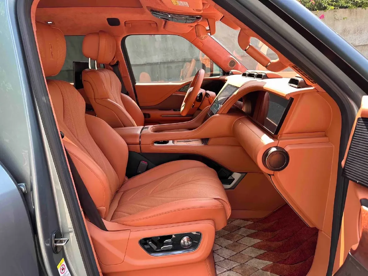 2023 YangWang U8 2.0T 272HP L4 REEV 49.05KWH,autocango,china used car exporter,china ev exporter,chinese used car exporter,chinese used ev exporter