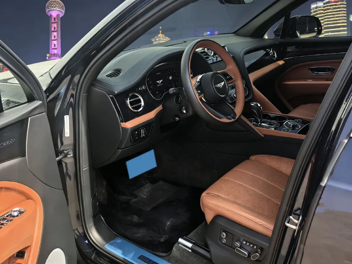 2024 Bentley Bentayga 4.0T 550HP V8 8AT,autocango,china used car exporter,china ev exporter,chinese used car exporter,chinese used ev exporter