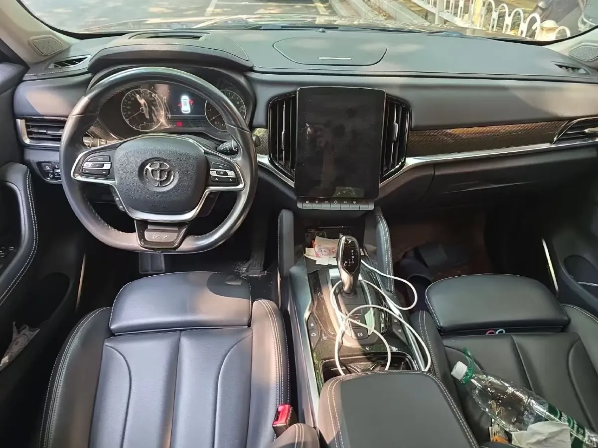 2019 Brilliance Auto V7 1.8T 231HP L4 7DCT,autocango,china used car exporter,china ev exporter,chinese used car exporter,chinese used ev exporter