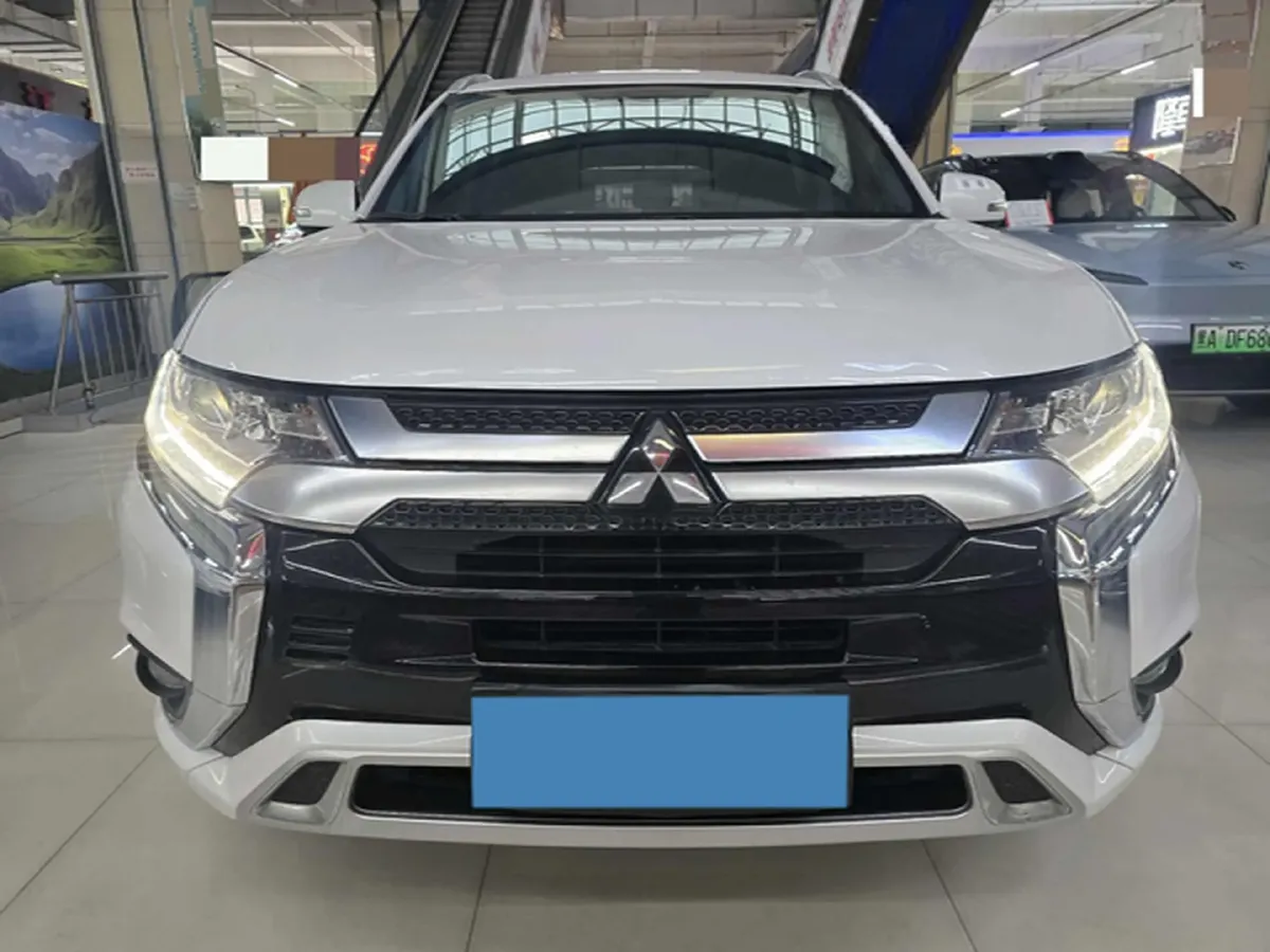 2021 Mitsubishi Outlander 2.0L 166HP L4 CVT,autocango,china used car exporter,china ev exporter,chinese used car exporter,chinese used ev exporter