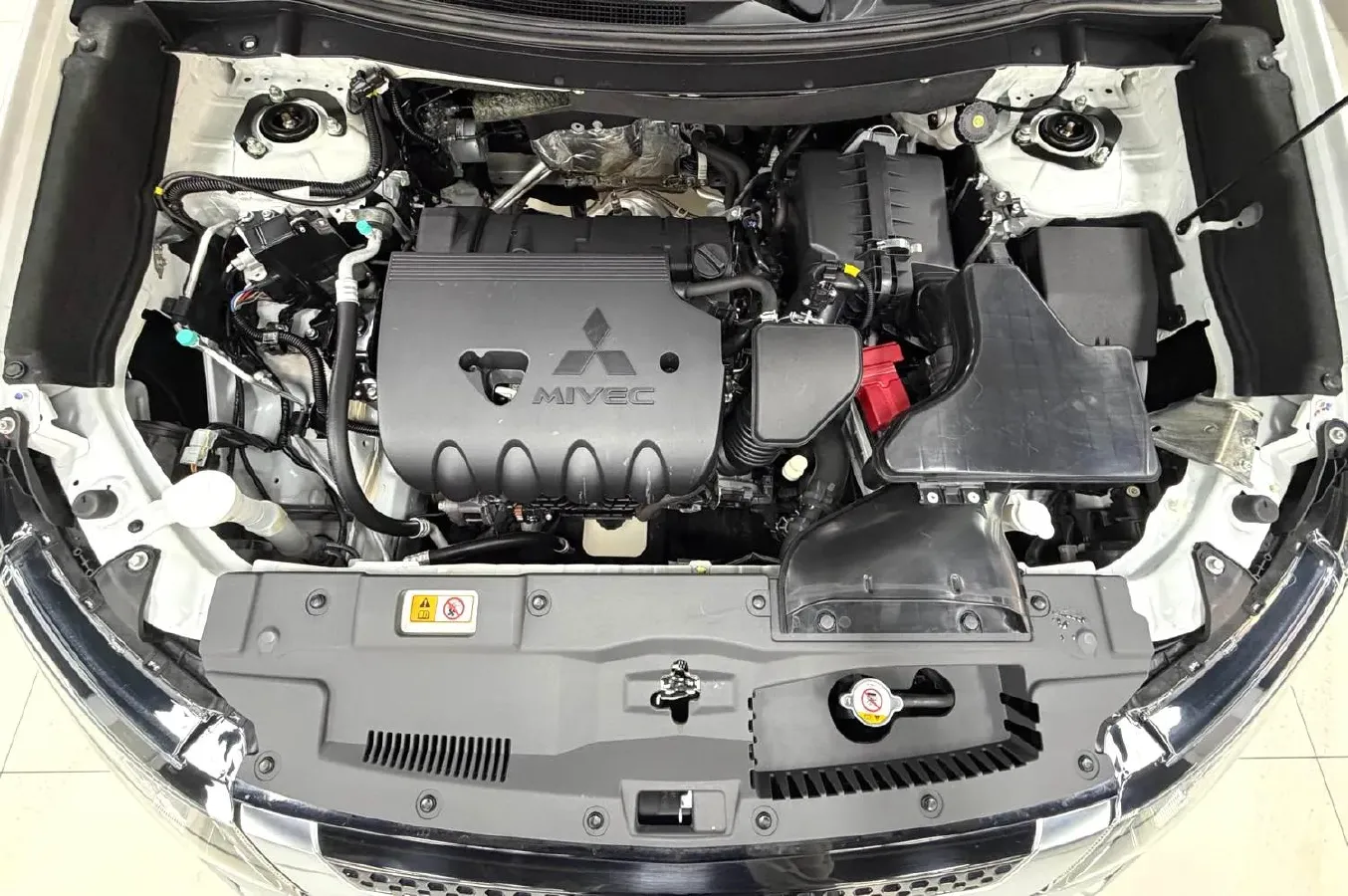 2021 Mitsubishi Outlander 2.0L 166HP L4 CVT,autocango,china used car exporter,china ev exporter,chinese used car exporter,chinese used ev exporter