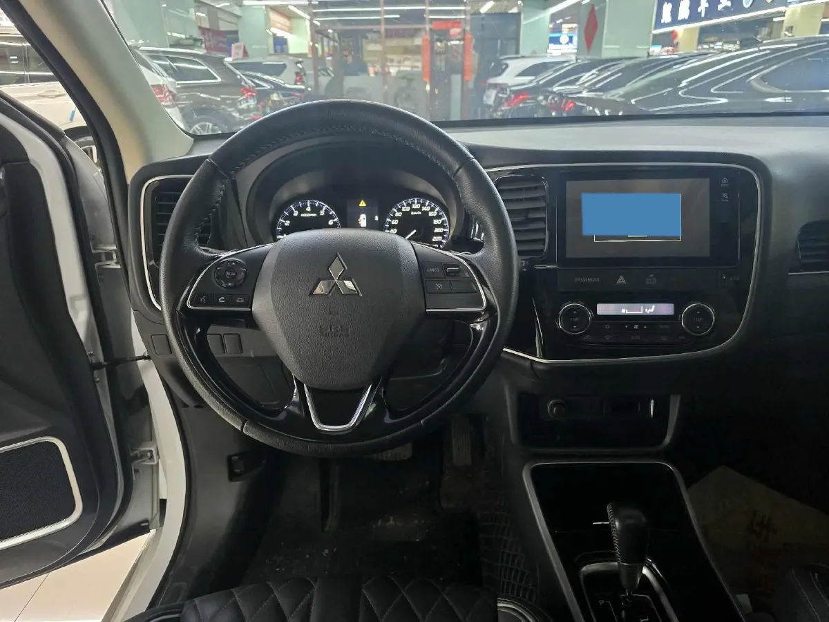 2021 Mitsubishi Outlander 2.0L 166HP L4 CVT,autocango,china used car exporter,china ev exporter,chinese used car exporter,chinese used ev exporter