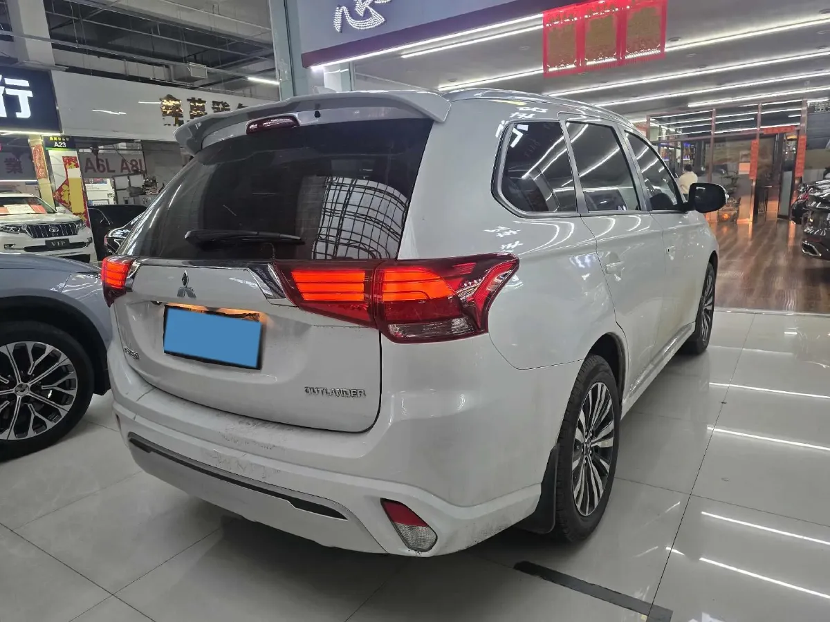 2021 Mitsubishi Outlander 2.0L 166HP L4 CVT,autocango,china used car exporter,china ev exporter,chinese used car exporter,chinese used ev exporter