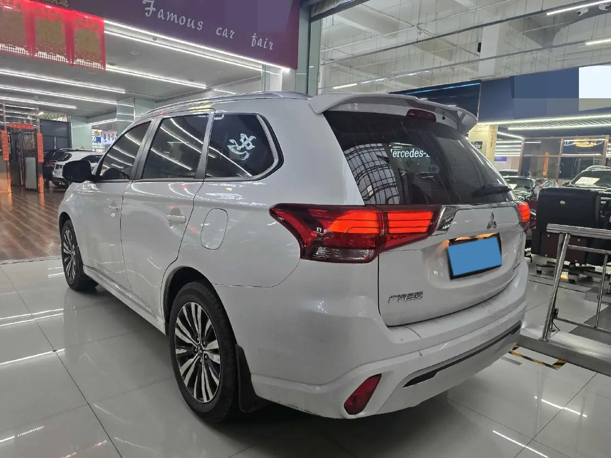 2021 Mitsubishi Outlander 2.0L 166HP L4 CVT,autocango,china used car exporter,china ev exporter,chinese used car exporter,chinese used ev exporter