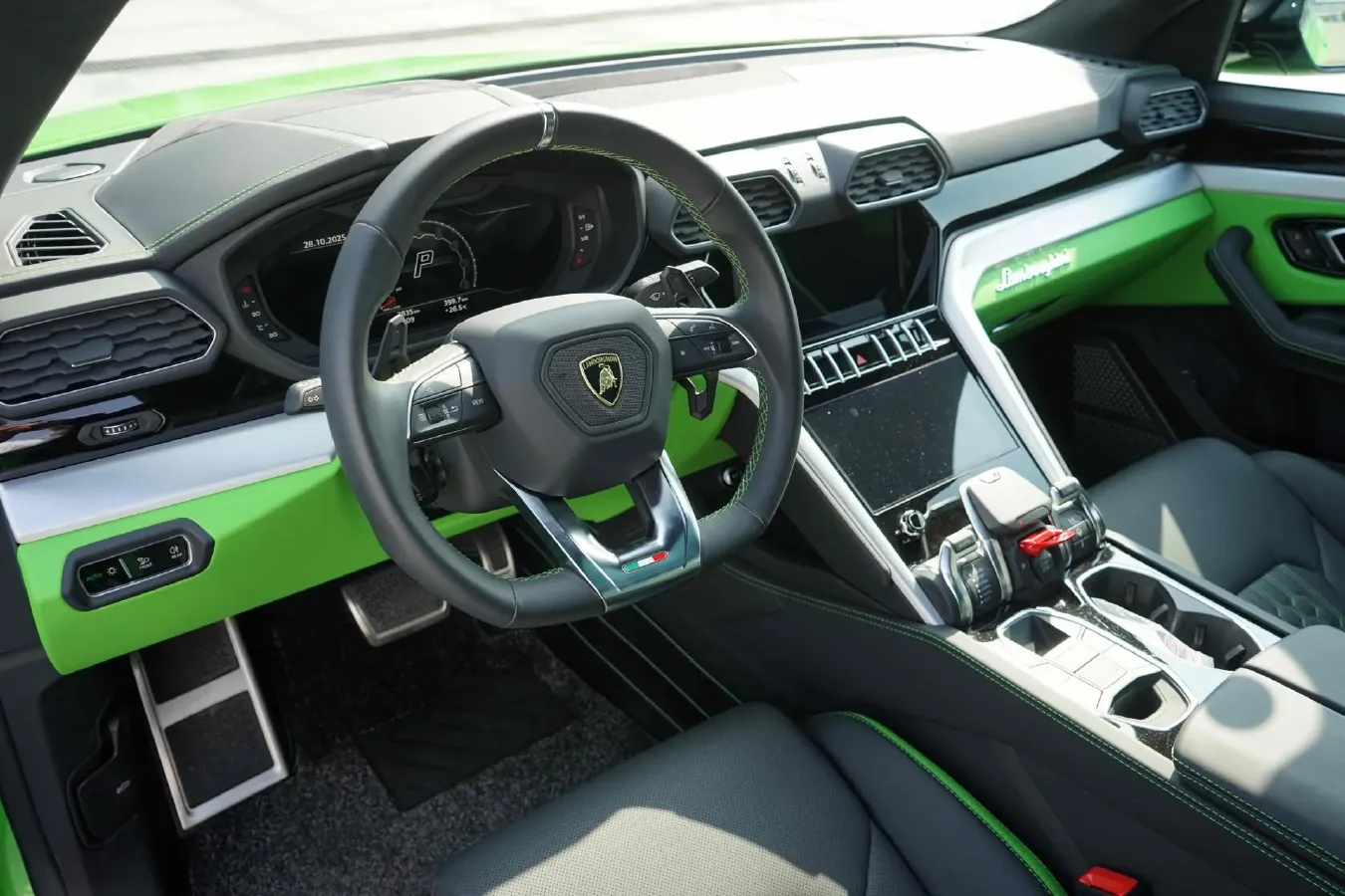 2023 Lamborghini Urus 4.0T 641HP V8 8AT,autocango,china used car exporter,china ev exporter,chinese used car exporter,chinese used ev exporter