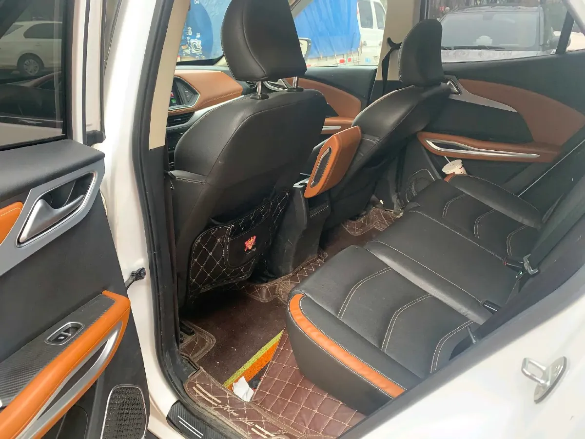 2019 Zotye T300 1.5L 112HP L4 5MT,autocango,china used car exporter,china ev exporter,chinese used car exporter,chinese used ev exporter