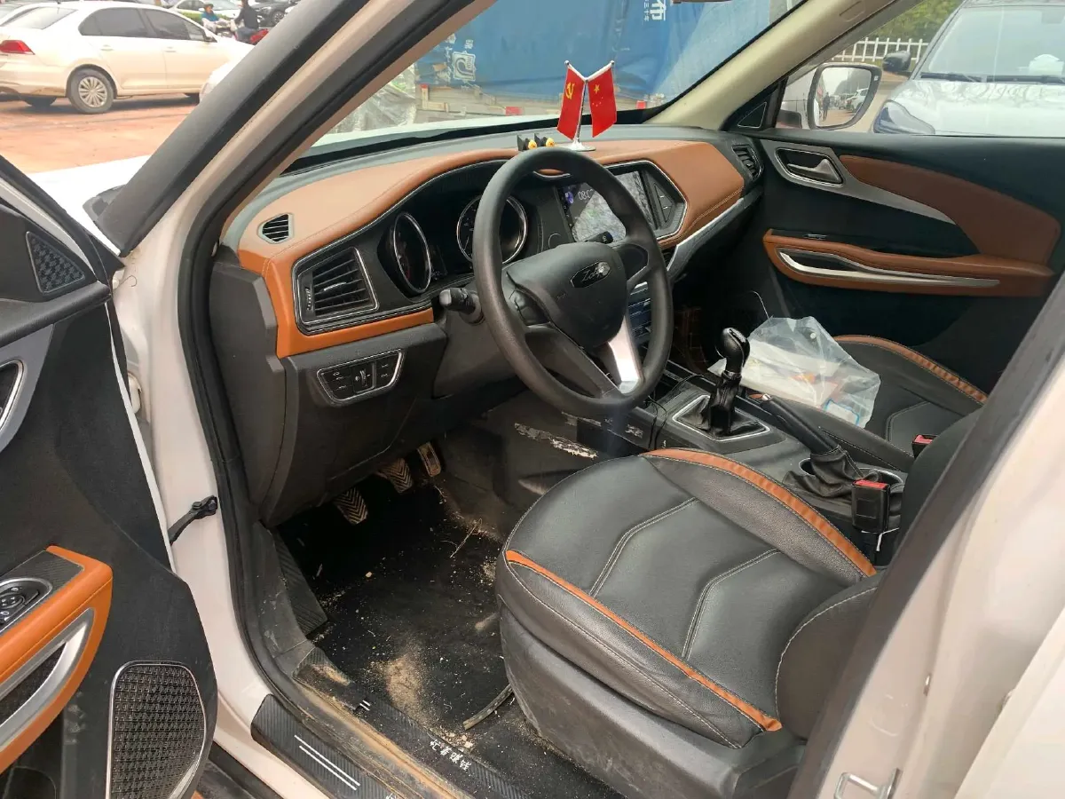 2019 Zotye T300 1.5L 112HP L4 5MT,autocango,china used car exporter,china ev exporter,chinese used car exporter,chinese used ev exporter