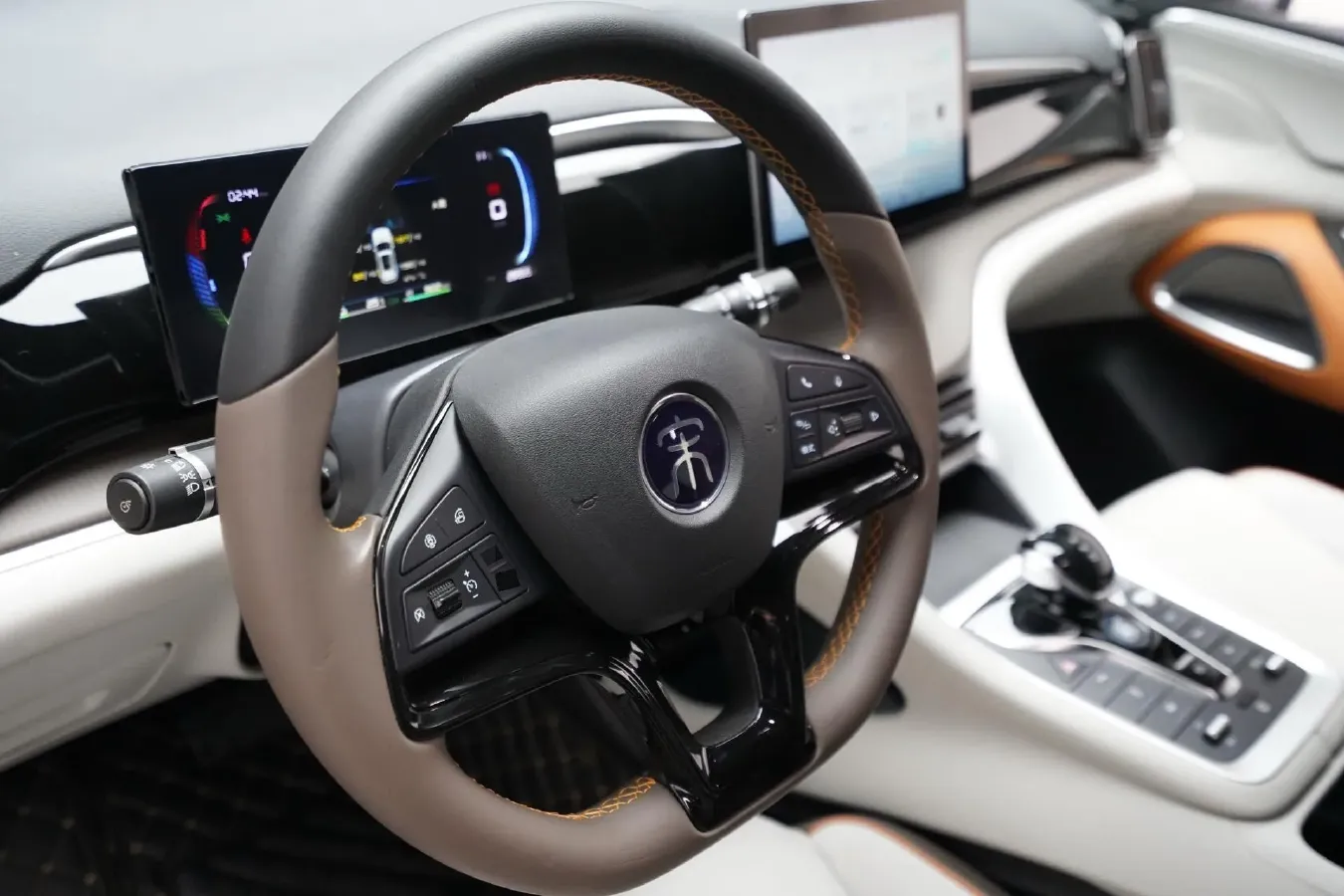 2024 BYD Song Pro 1.5L 110HP L4 E-CVT PHEV 12.9KWH,autocango,china used car exporter,china ev exporter,chinese used car exporter,chinese used ev exporter