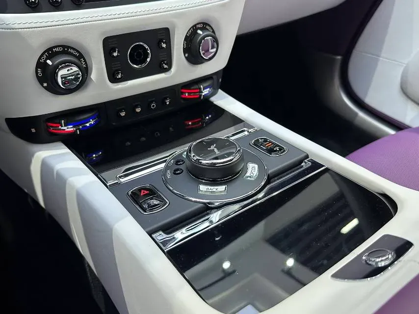 2018 Rolls-Royce Wraith 6.6T 632HP V12 8AT,autocango,china used car exporter,china ev exporter,chinese used car exporter,chinese used ev exporter