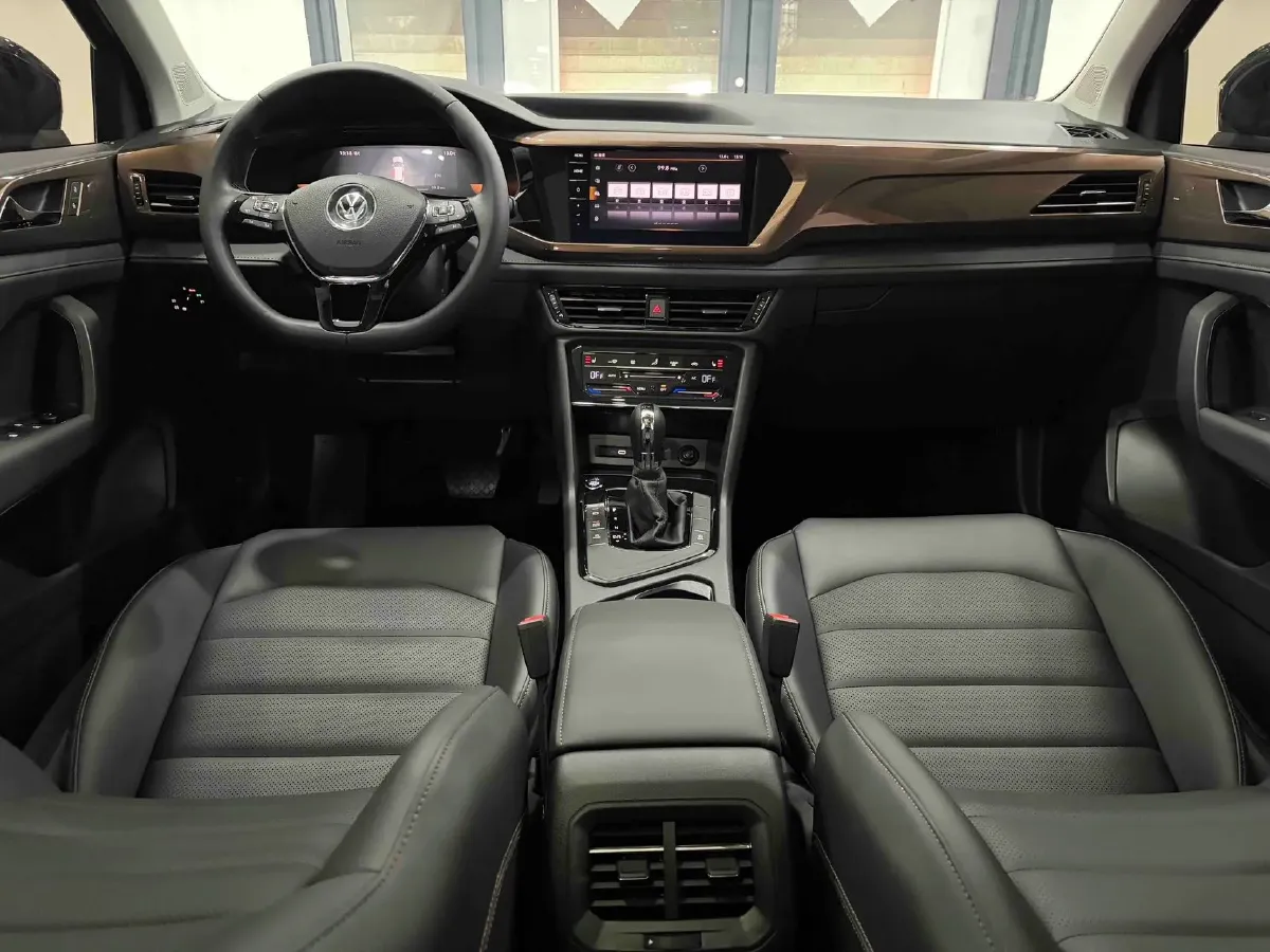 2022 MAXUS XinTu V90 2.0T 150HP L4 6AT,autocango,china used car exporter,china ev exporter,chinese used car exporter,chinese used ev exporter