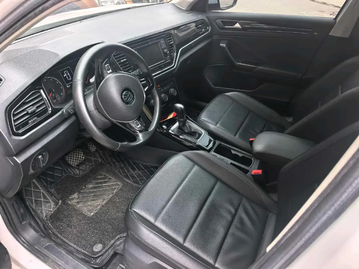 2019 Volkswagen T-Roc 1.4T 150HP L4 7DCT,autocango,china used car exporter,china ev exporter,chinese used car exporter,chinese used ev exporter