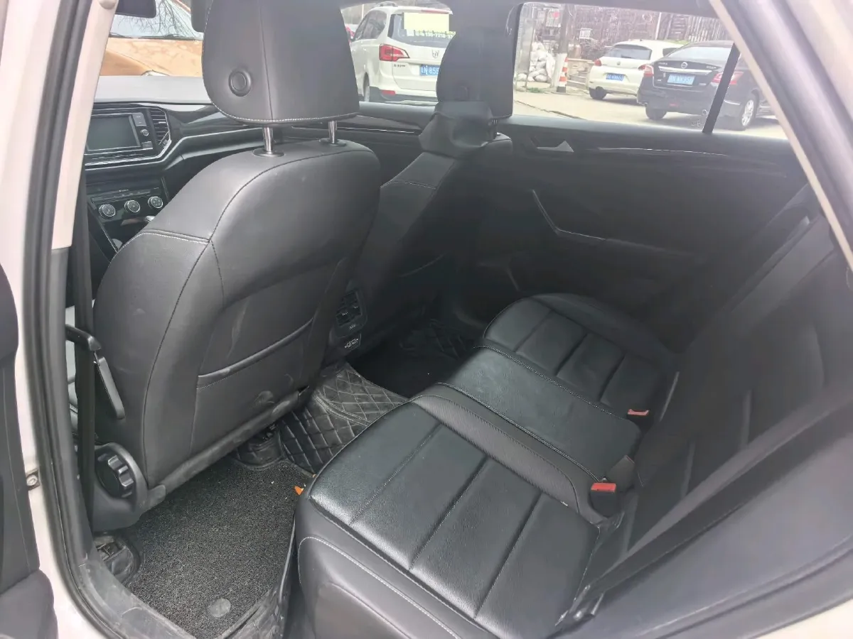 2019 Volkswagen T-Roc 1.4T 150HP L4 7DCT,autocango,china used car exporter,china ev exporter,chinese used car exporter,chinese used ev exporter