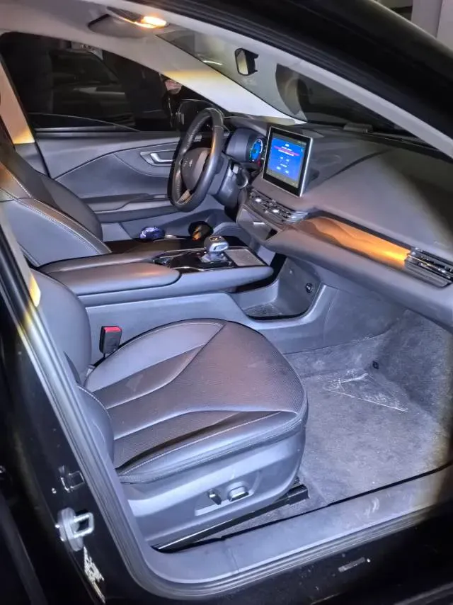 2022 HongQi E-QM5 BEV 54KWH,autocango,china used car exporter,china ev exporter,chinese used car exporter,chinese used ev exporter