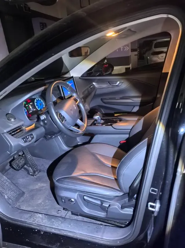 2022 HongQi E-QM5 BEV 54KWH,autocango,china used car exporter,china ev exporter,chinese used car exporter,chinese used ev exporter