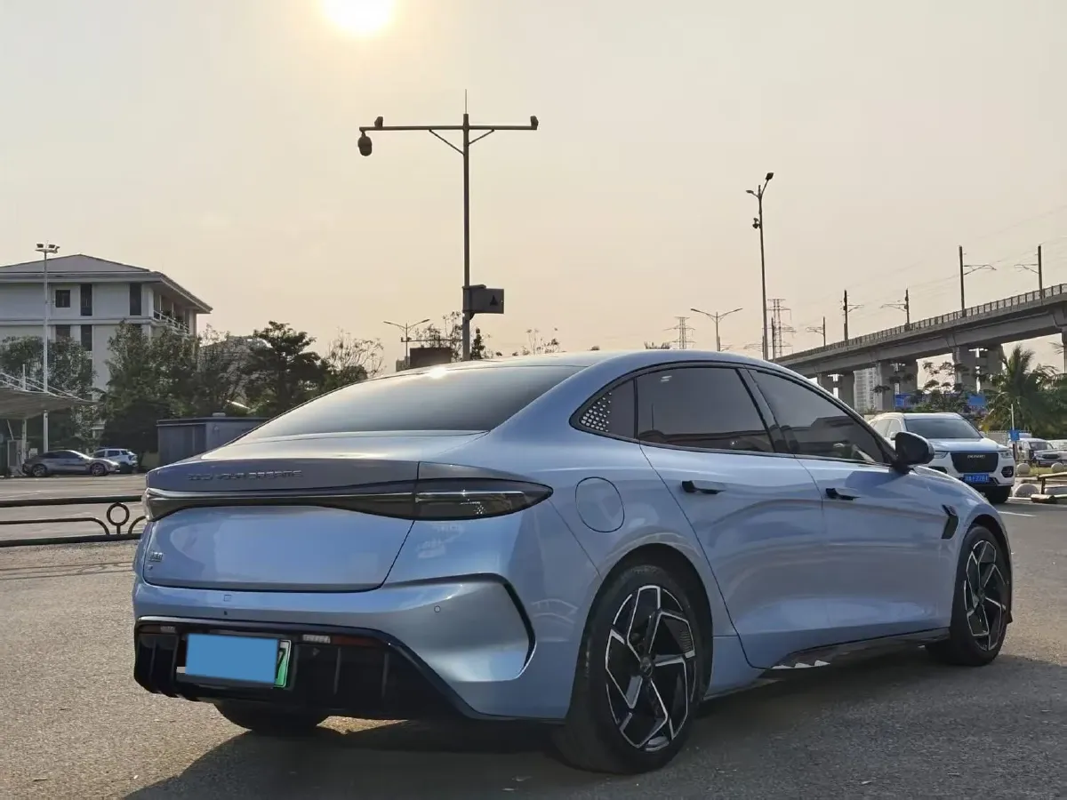 2022 AITO AITO M5 Range Extended 125HP REEV 40KWH,autocango,china used car exporter,china ev exporter,chinese used car exporter,chinese used ev exporter