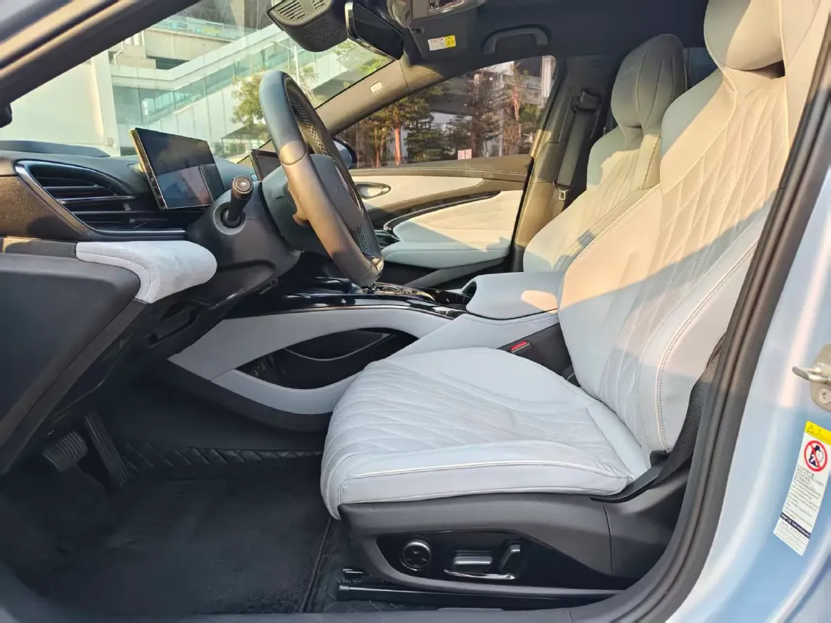 2022 AITO AITO M5 Range Extended 125HP REEV 40KWH,autocango,china used car exporter,china ev exporter,chinese used car exporter,chinese used ev exporter