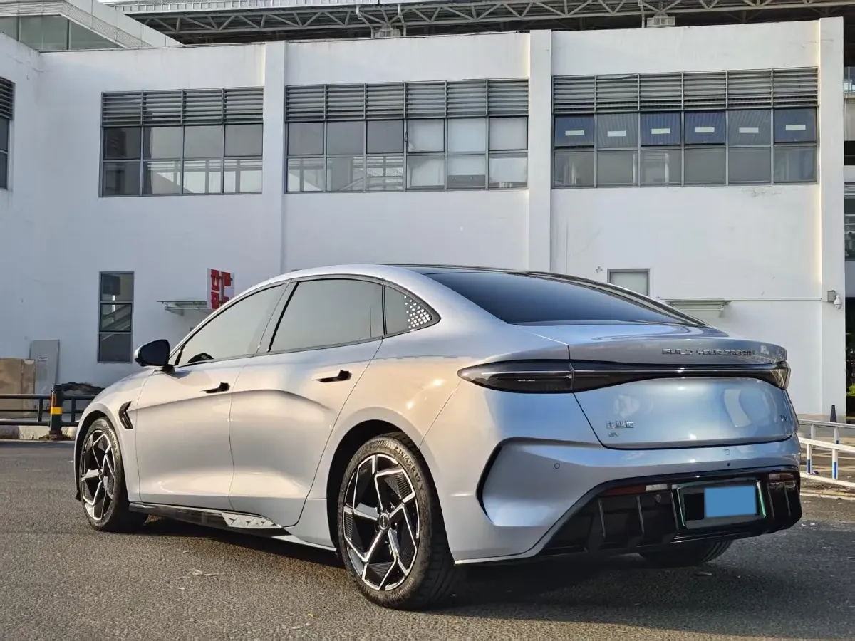 2022 AITO AITO M5 Range Extended 125HP REEV 40KWH,autocango,china used car exporter,china ev exporter,chinese used car exporter,chinese used ev exporter