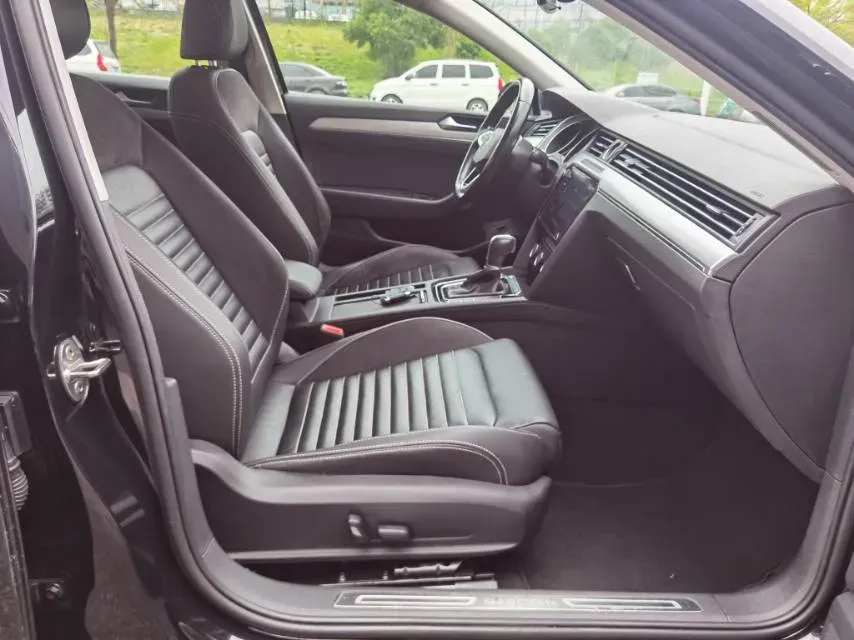 2020 Volkswagen Magotan 1.4T 150HP L4 7DCT,autocango,china used car exporter,china ev exporter,chinese used car exporter,chinese used ev exporter