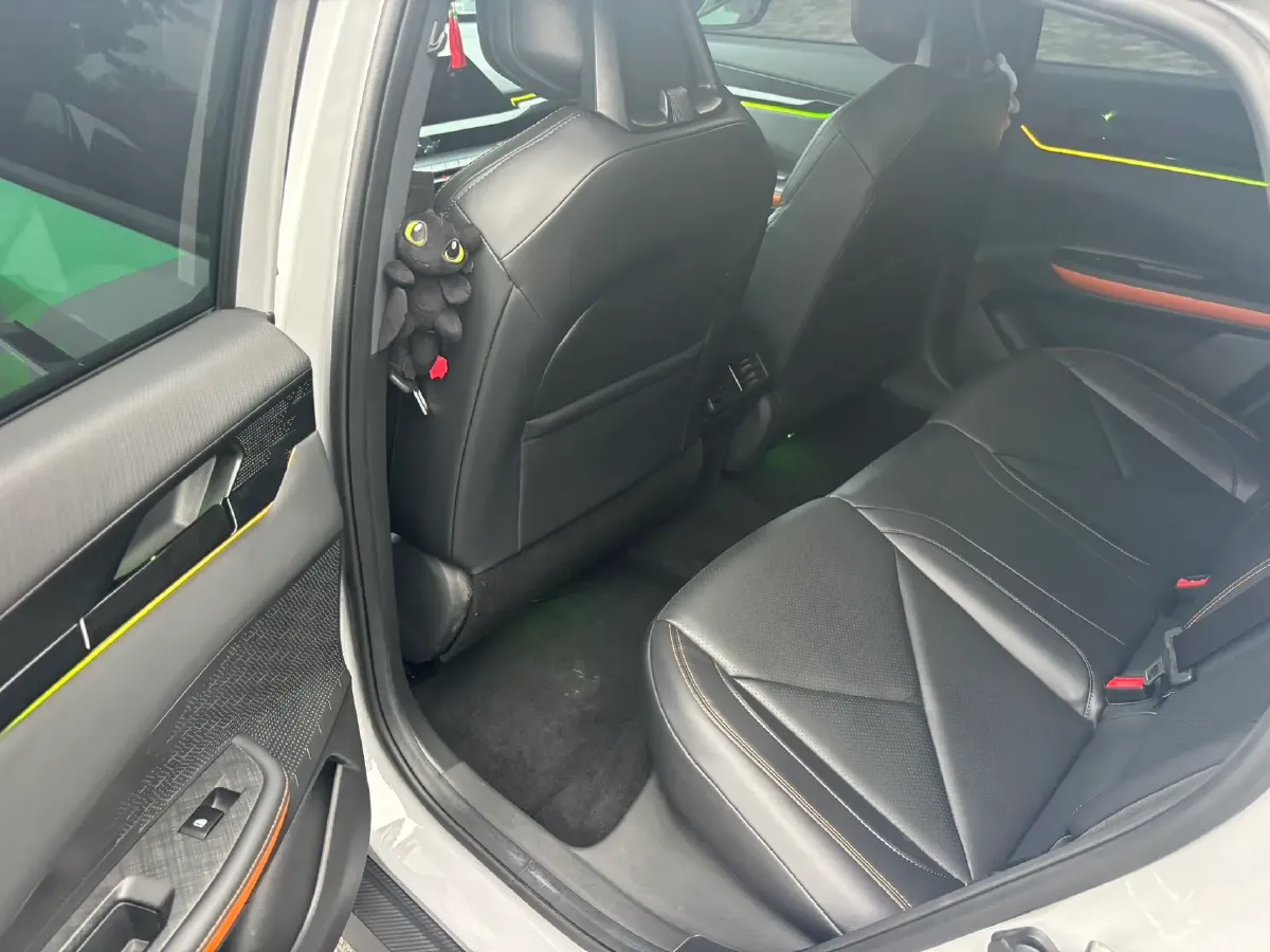 2023 ChangAn UNI-V iDD 1.5T 170HP L4 6TCT PHEV 18.4KWH,autocango,china used car exporter,china ev exporter,chinese used car exporter,chinese used ev exporter