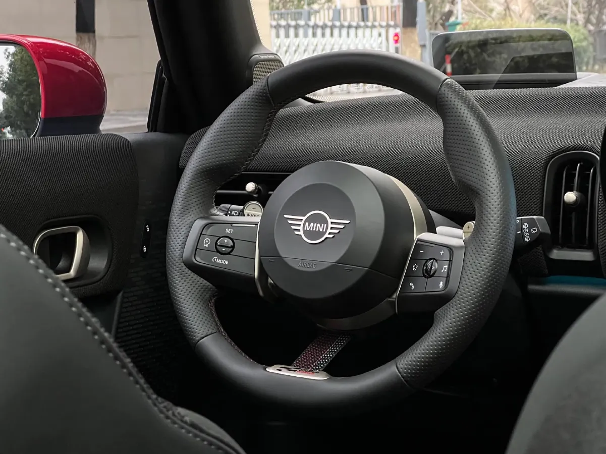 2025 MINI JCW 2.0T 231HP L4 7DCT,autocango,china used car exporter,china ev exporter,chinese used car exporter,chinese used ev exporter