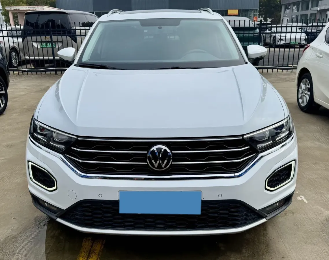 2022 Volkswagen T-Roc 1.4T 150HP L4 7DCT,autocango,china used car exporter,china ev exporter,chinese used car exporter,chinese used ev exporter