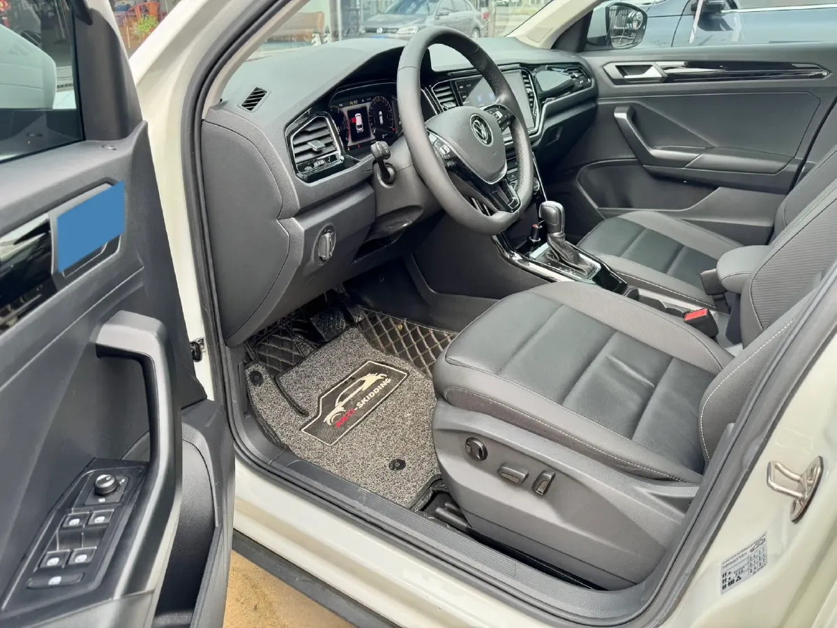 2022 Volkswagen T-Roc 1.4T 150HP L4 7DCT,autocango,china used car exporter,china ev exporter,chinese used car exporter,chinese used ev exporter