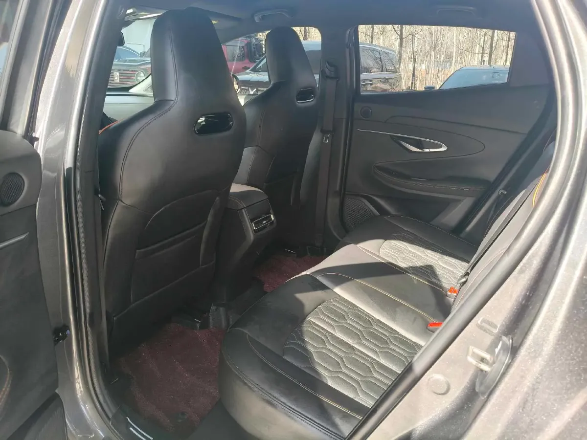 2022 ChangAn UNI-T 1.5T 188HP L4 7DCT,autocango,china used car exporter,china ev exporter,chinese used car exporter,chinese used ev exporter