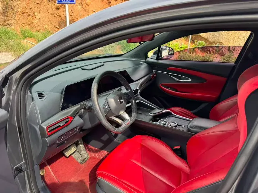 2020 ChangAn UNI-T 1.5T 180HP L4 7DCT,autocango,china used car exporter,china ev exporter,chinese used car exporter,chinese used ev exporter