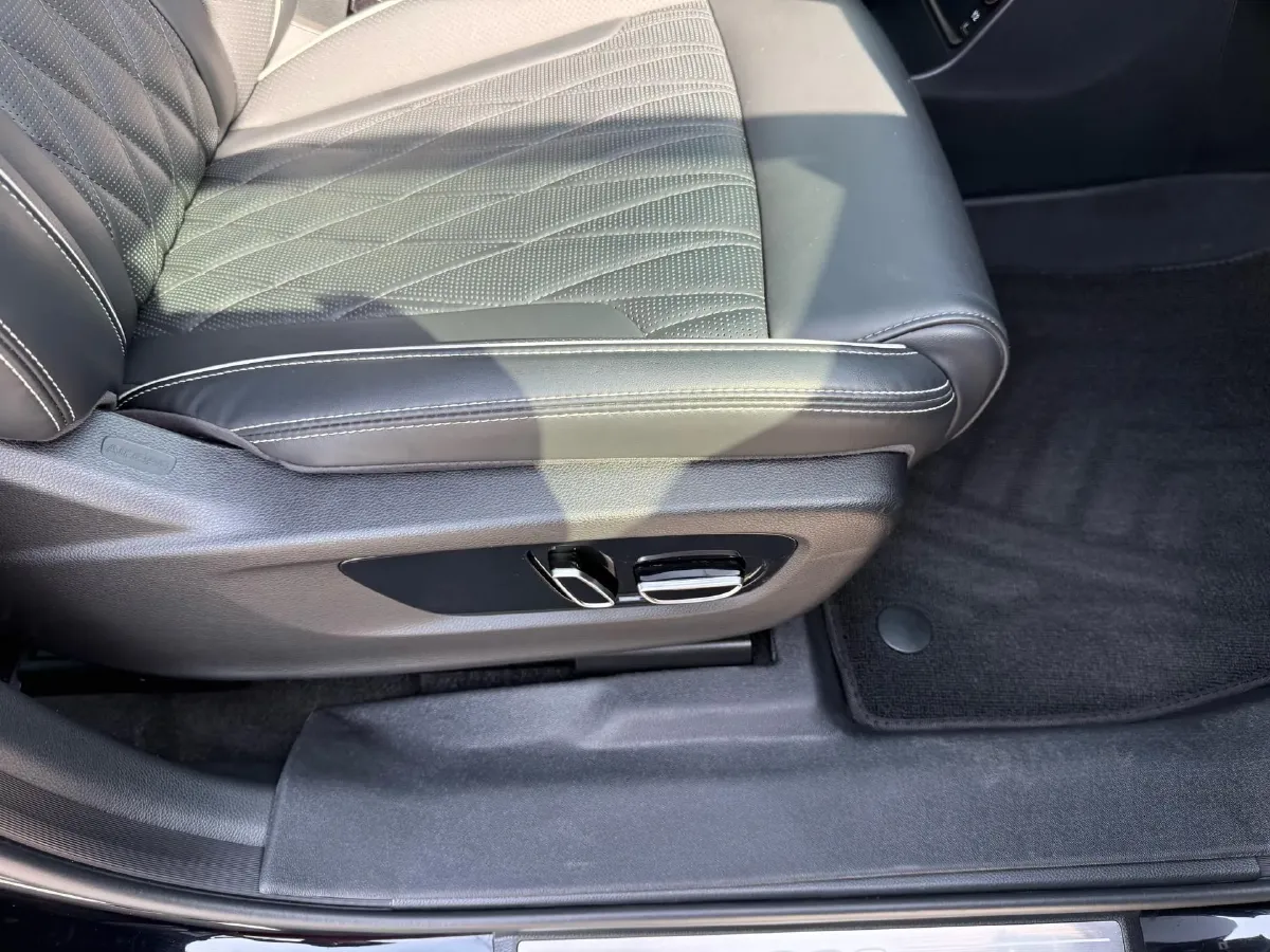 2024 GAC Trumpchi GS8 2.0T 252HP L4 8AT,autocango,china used car exporter,china ev exporter,chinese used car exporter,chinese used ev exporter