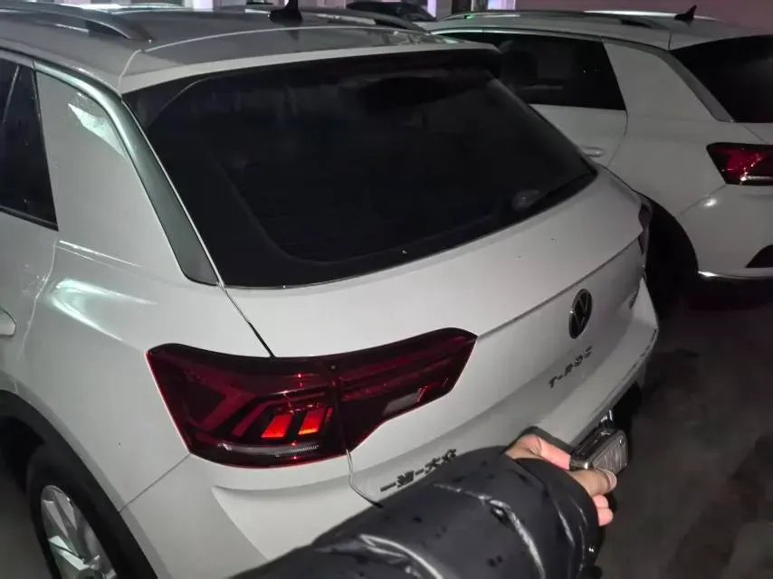 2021 Volkswagen T-Roc 1.4T 150HP L4 7DCT,autocango,china used car exporter,china ev exporter,chinese used car exporter,chinese used ev exporter