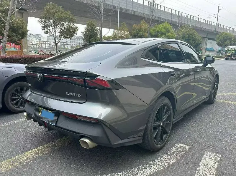 2023 ChangAn UNI-V 1.5T 188HP L4 7DCT,autocango,china used car exporter,china ev exporter,chinese used car exporter,chinese used ev exporter