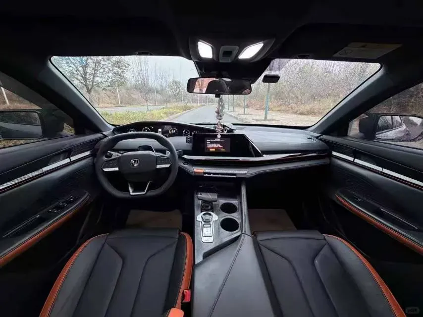 2023 ChangAn UNI-V 1.5T 188HP L4 7DCT,autocango,china used car exporter,china ev exporter,chinese used car exporter,chinese used ev exporter