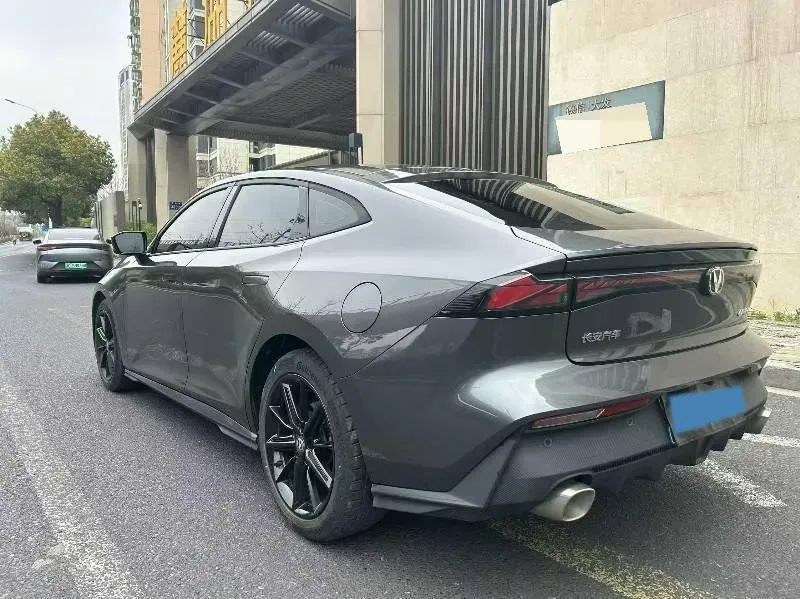 2023 ChangAn UNI-V 1.5T 188HP L4 7DCT,autocango,china used car exporter,china ev exporter,chinese used car exporter,chinese used ev exporter