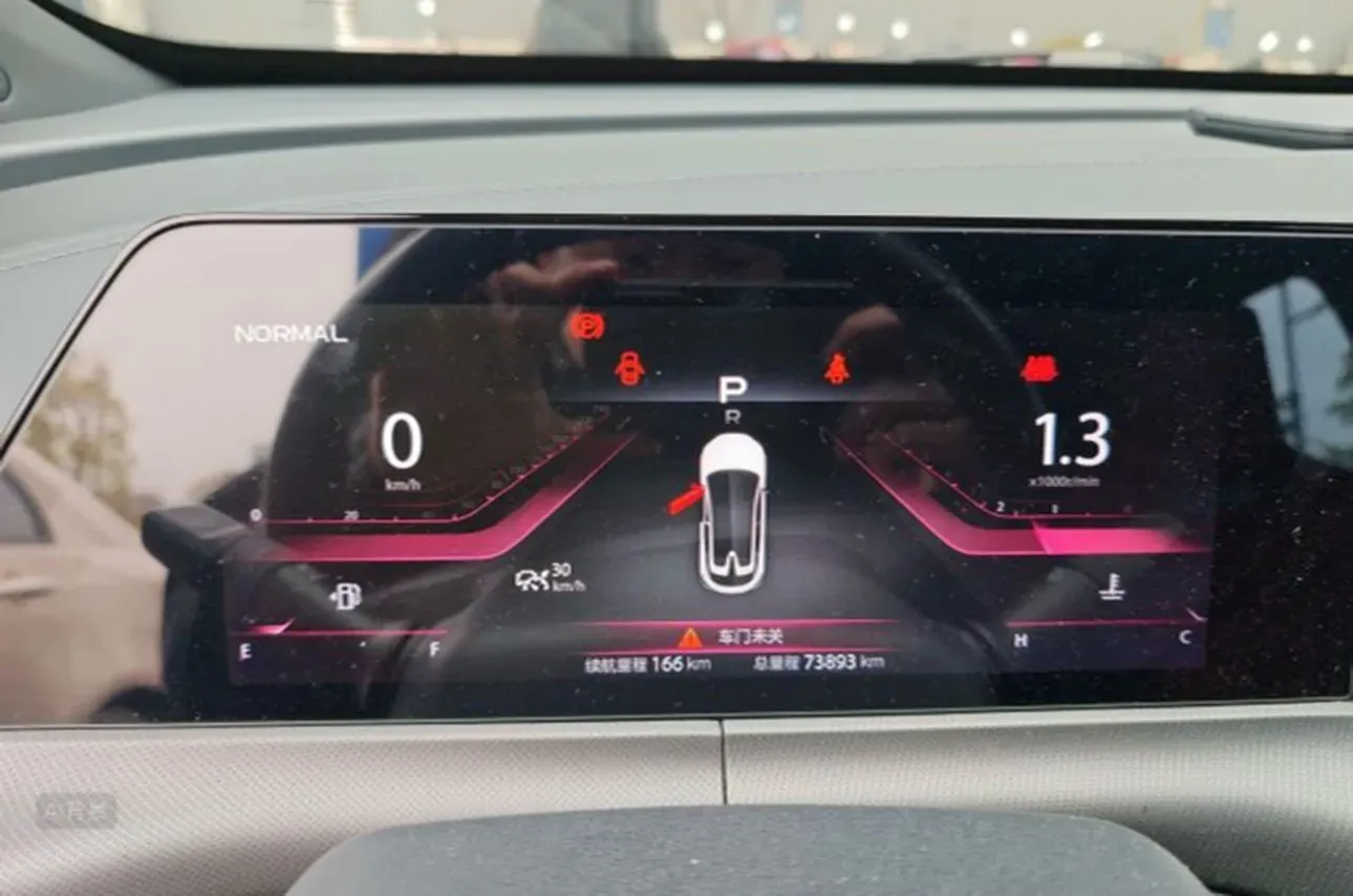 2020 ChangAn UNI-T 1.5T 180HP L4 7DCT,autocango,china used car exporter,china ev exporter,chinese used car exporter,chinese used ev exporter