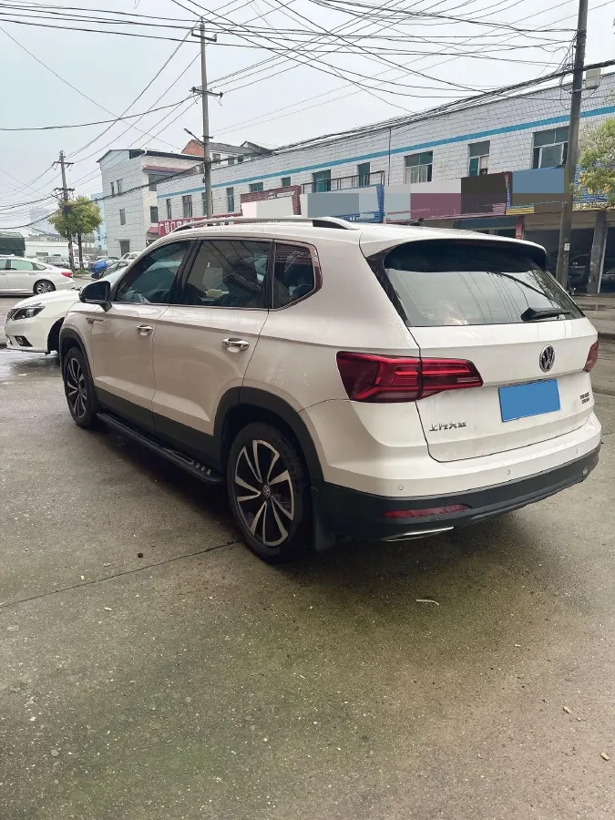 2019 MINI MINI 1.5T 102HP L3 7DCT,autocango,china used car exporter,china ev exporter,chinese used car exporter,chinese used ev exporter