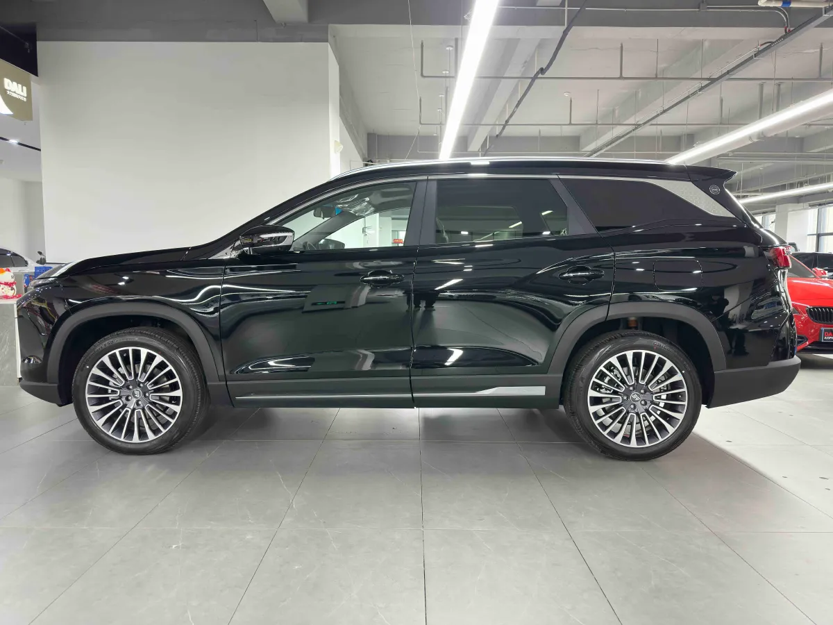 2025 Volkswagen Tavendor 2.0T 186HP L4 7DCT,autocango,china used car exporter,china ev exporter,chinese used car exporter,chinese used ev exporter