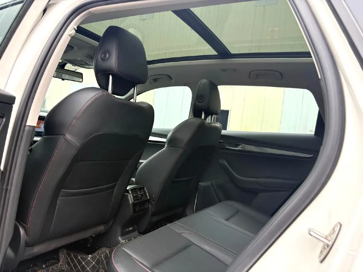 2022 Skoda Karoq 1.4T 150HP L4 7DCT,autocango,china used car exporter,china ev exporter,chinese used car exporter,chinese used ev exporter