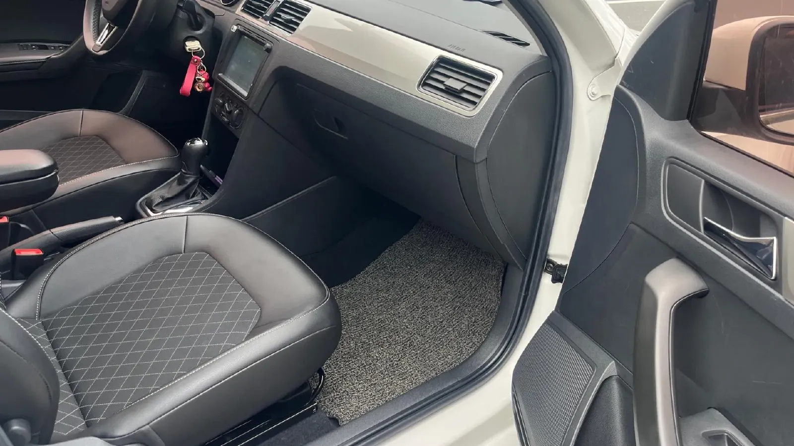 2019 Skoda Rapid Spaceback 1.5L 112HP L4 6AT,autocango,china used car exporter,china ev exporter,chinese used car exporter,chinese used ev exporter