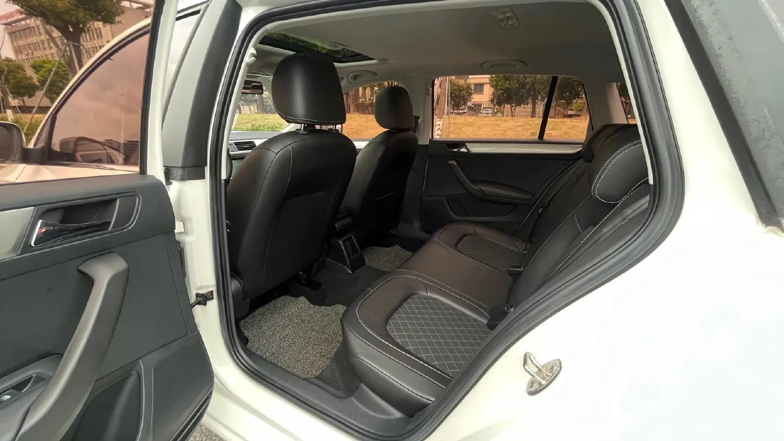 2019 Skoda Rapid Spaceback 1.5L 112HP L4 6AT,autocango,china used car exporter,china ev exporter,chinese used car exporter,chinese used ev exporter