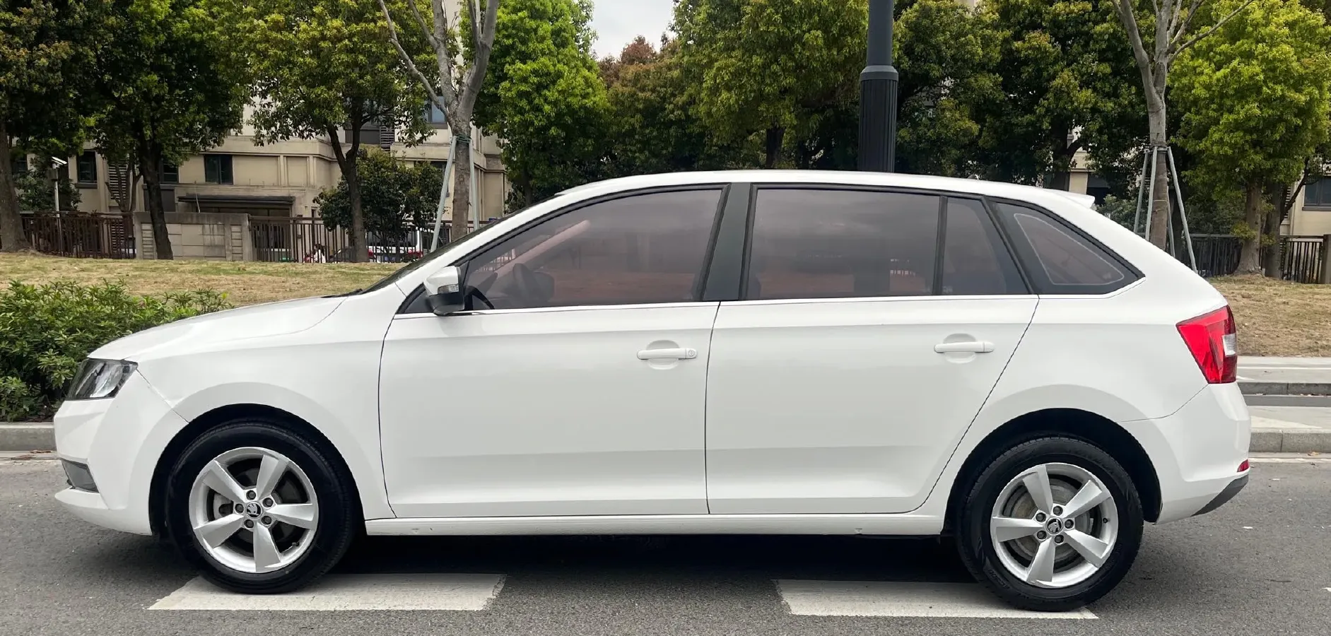 2019 Skoda Rapid Spaceback 1.5L 112HP L4 6AT,autocango,china used car exporter,china ev exporter,chinese used car exporter,chinese used ev exporter