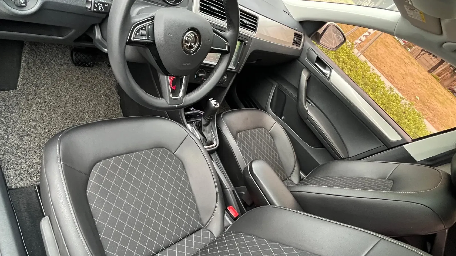 2019 Skoda Rapid Spaceback 1.5L 112HP L4 6AT,autocango,china used car exporter,china ev exporter,chinese used car exporter,chinese used ev exporter