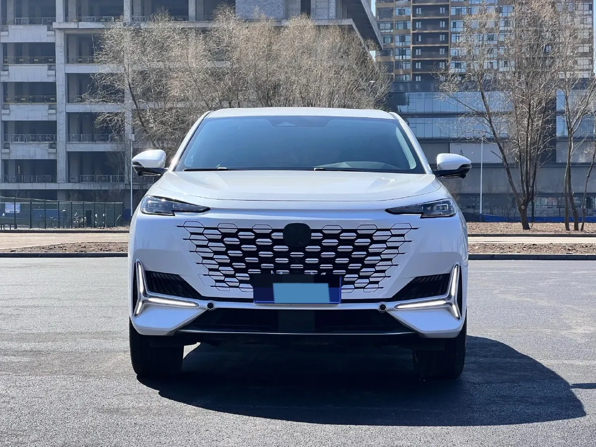 2021 ChangAn UNI-K 2.0T 233HP L4 8AT,autocango,china used car exporter,china ev exporter,chinese used car exporter,chinese used ev exporter
