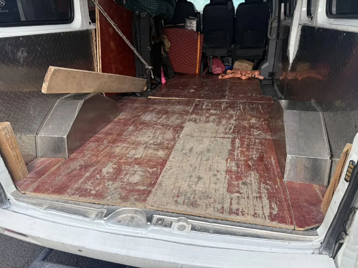 2023 MAXUS XinTu V80 2.0T 127HP L4 6MT,autocango,china used car exporter,china ev exporter,chinese used car exporter,chinese used ev exporter