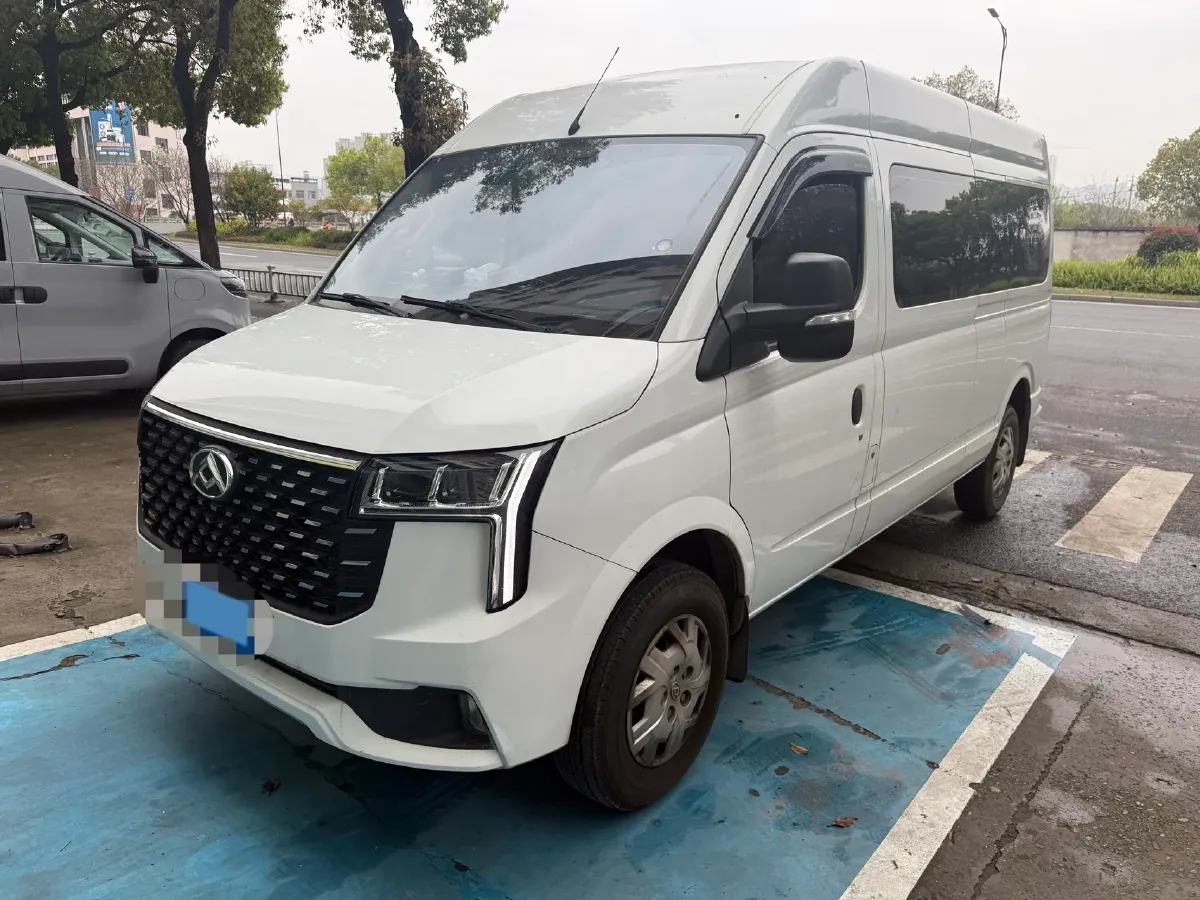 2023 MAXUS XinTu V80 2.0T 127HP L4 6MT,autocango,china used car exporter,china ev exporter,chinese used car exporter,chinese used ev exporter
