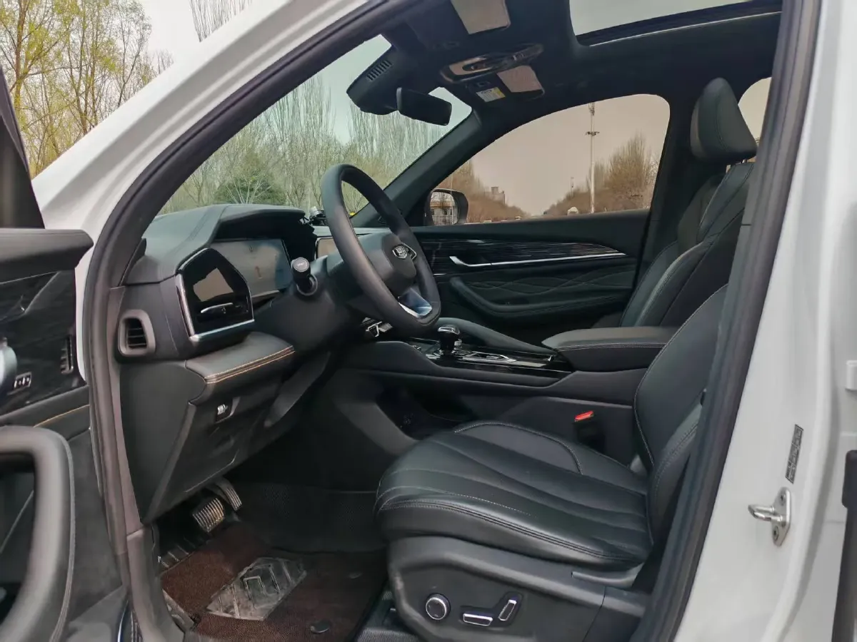 2024 Geely Monjaro 2.0T 218HP L4 7DCT,autocango,china used car exporter,china ev exporter,chinese used car exporter,chinese used ev exporter