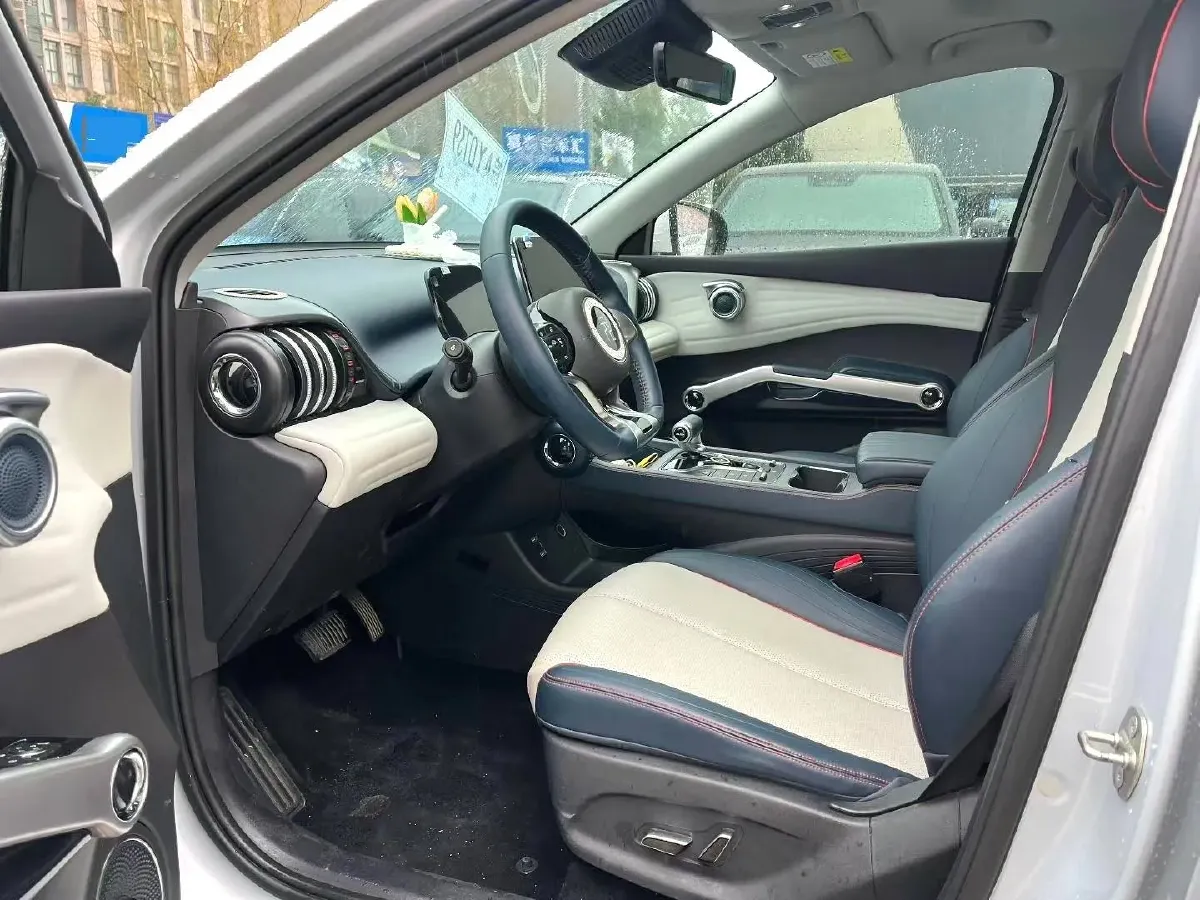 2022 Roewe RX5 MAX 1.5T 181HP L4 6AT,autocango,china used car exporter,china ev exporter,chinese used car exporter,chinese used ev exporter