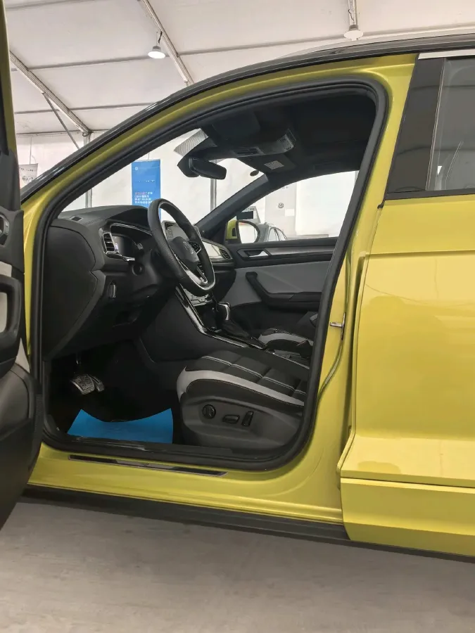 2023 Volkswagen T-Roc 1.5T 160HP L4 7DCT,autocango,china used car exporter,china ev exporter,chinese used car exporter,chinese used ev exporter