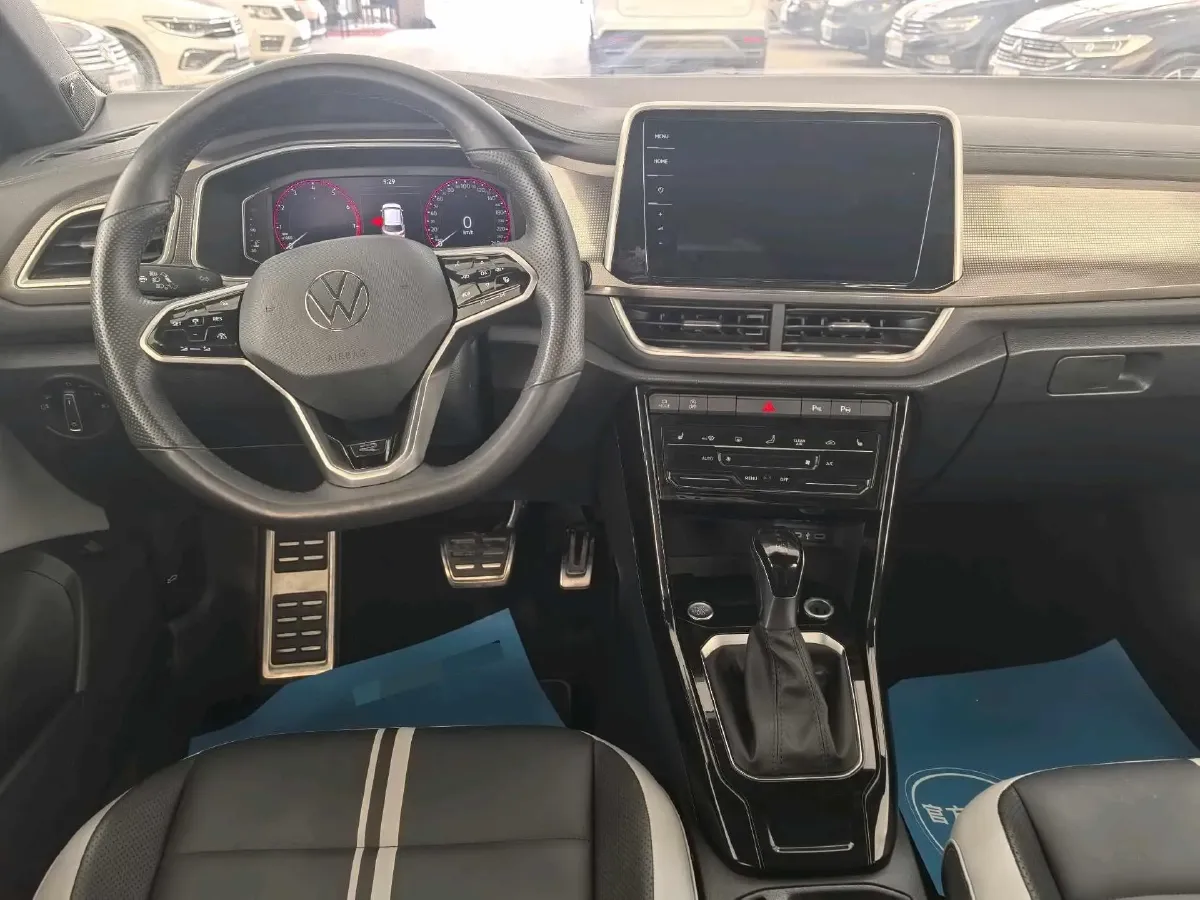 2023 Volkswagen T-Roc 1.5T 160HP L4 7DCT,autocango,china used car exporter,china ev exporter,chinese used car exporter,chinese used ev exporter