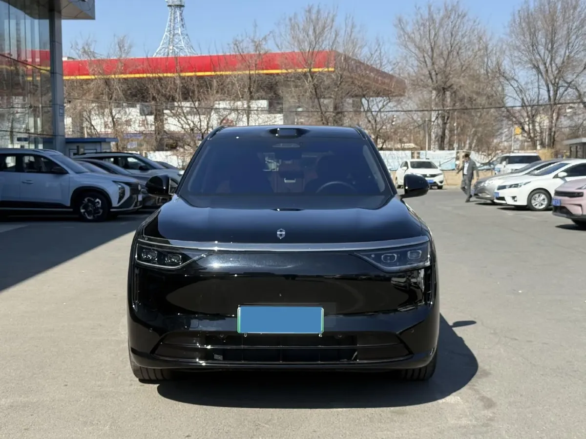 2025 AITO AITO M8 REEV 160HP REEV 53.4KWH,autocango,china used car exporter,china ev exporter,chinese used car exporter,chinese used ev exporter